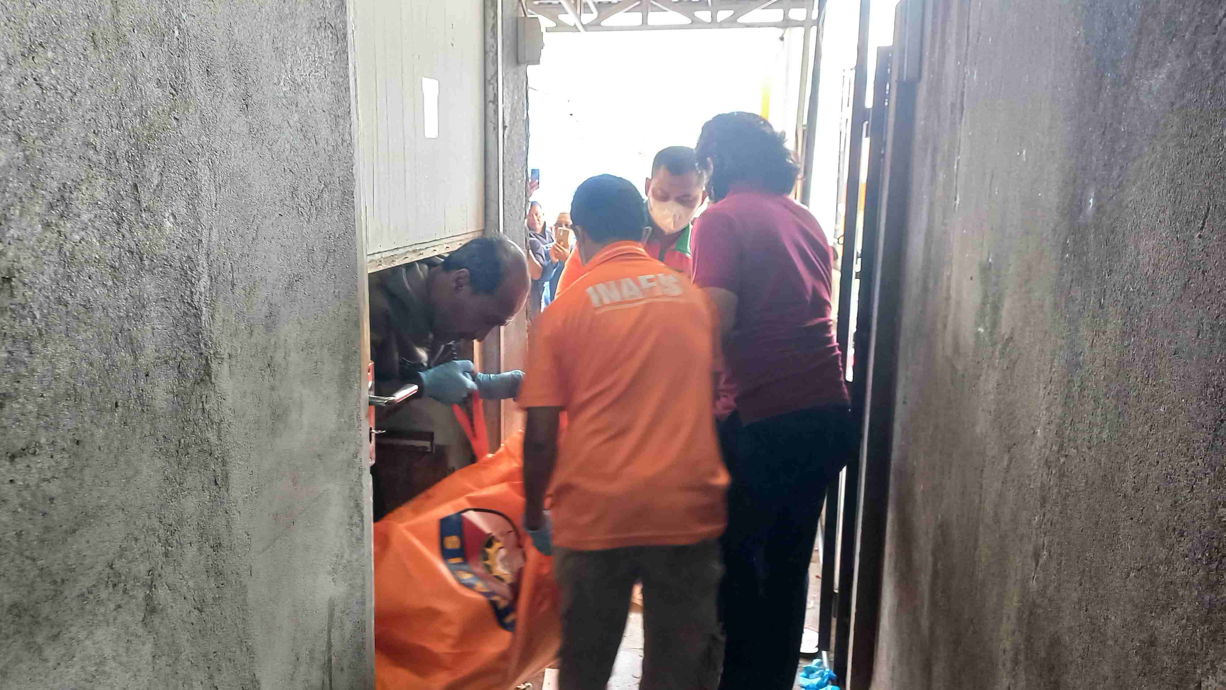 Polres Banggai Olah TKP Kasus Pembunuhan di Mess Karyawan All Swalayan